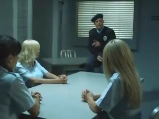 3 terrific attractive stewardesses kam argëtim me një anëtar