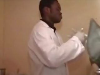 فرنسي بالغ سيدة gyno مجموعة من ثلاثة أشخاص الأول جزء