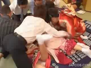ญี่ปุ่น geisha ได้รับ ปาก มือไว