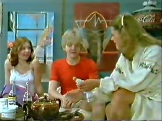 Класичний секс відео family-kids грати medico і мама приєднується в невеликої хуй!