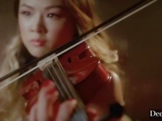 Deeper&period; mona produces 該 最終 5-girl 逆轉 鋼棒