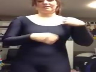 토실 토실 살찐 여자 친구 포즈 에 그녀의 lycra 스판덱스 고양이 한 벌: 섹스 비디오 dd