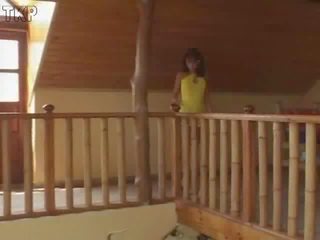 噓噓 喜歡 一 stuntwoman